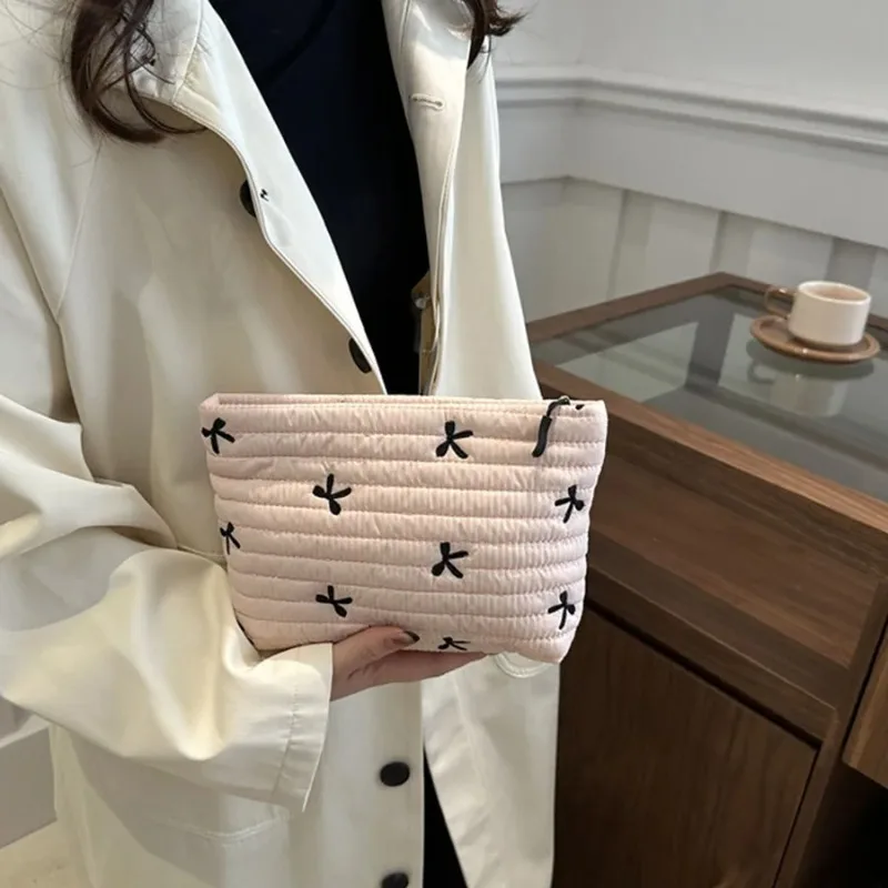 Cute Makeup Bag with Zipper La - đánh giá và giá Embroidery Bag