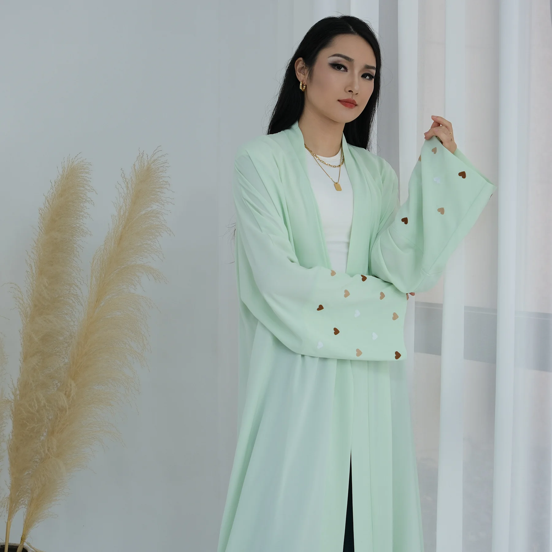 Eid Heart Embroidery Long Robe - đánh giá và giá Embroidery Kebaya